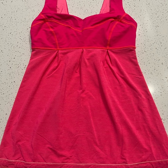 Lululemon atheistica red elevate run teme tank top . - Picture 4 of 5